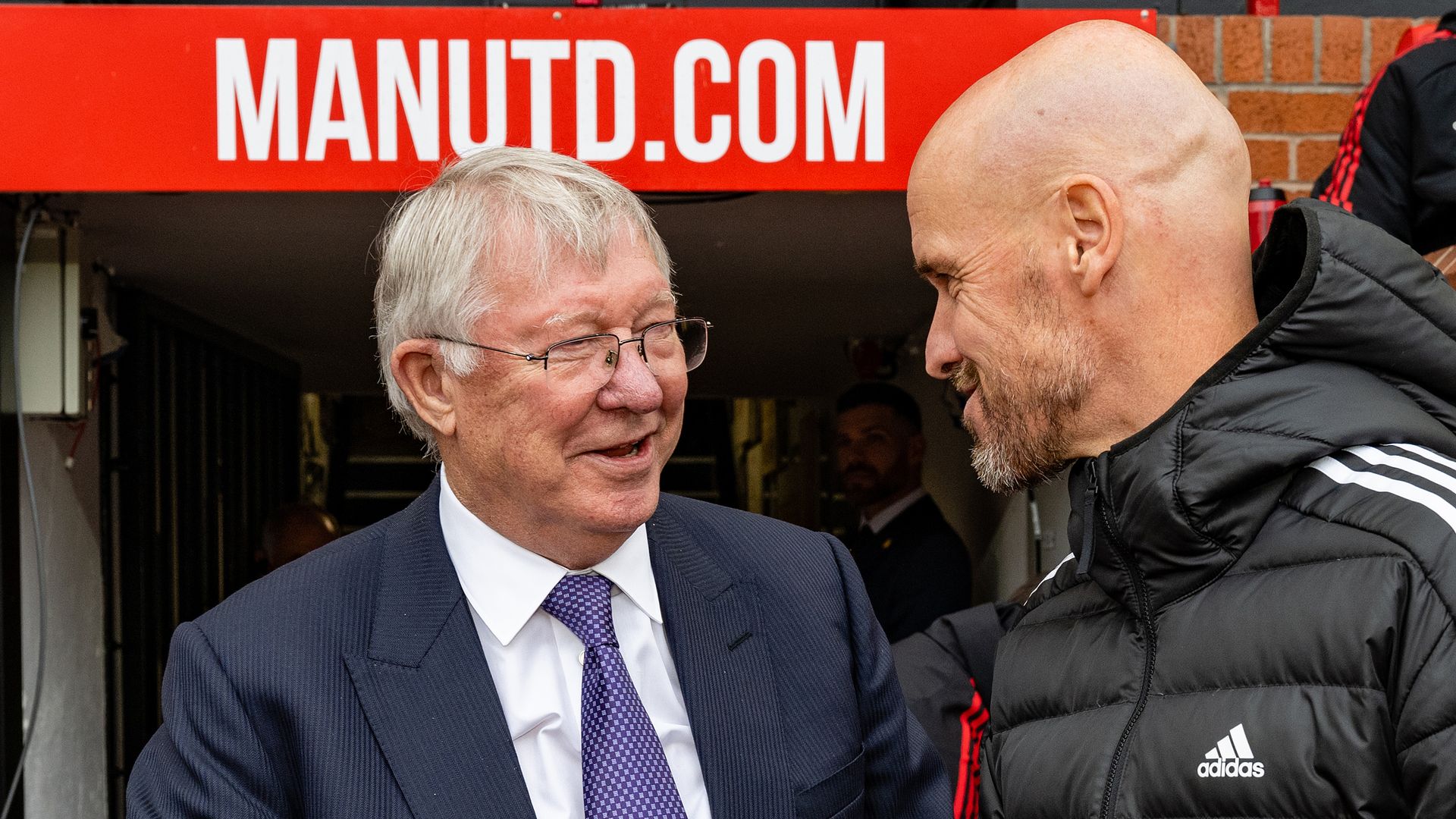 Ten Hag: Ferguson's help is 'massive' | Varane: We're more disciplined now