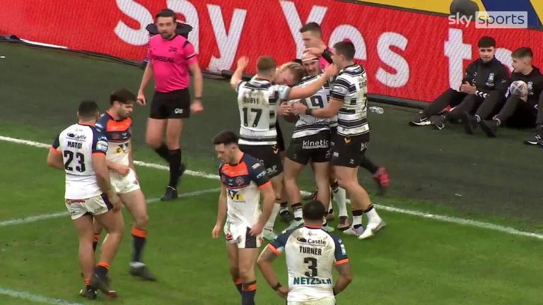 Highlights of Hull FC against Castleford Tigers in the Super League.