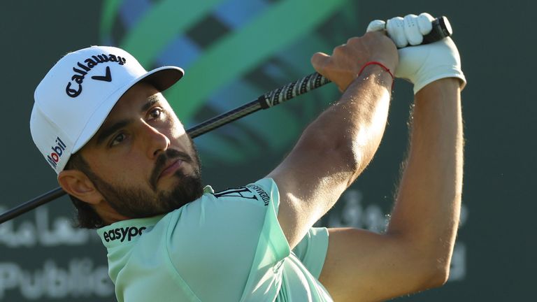 Abraham Ancer holds a one-shot lead in Saudi Arabia 