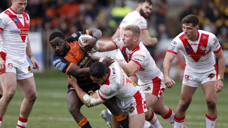 Highlights of the Betfred Super League match between Castleford and St Helens.