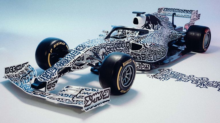 Doodle Bull: Juara F1 Red Bull berkolaborasi dengan artis Mr Doodle dengan mobil satu kali untuk lelang amal