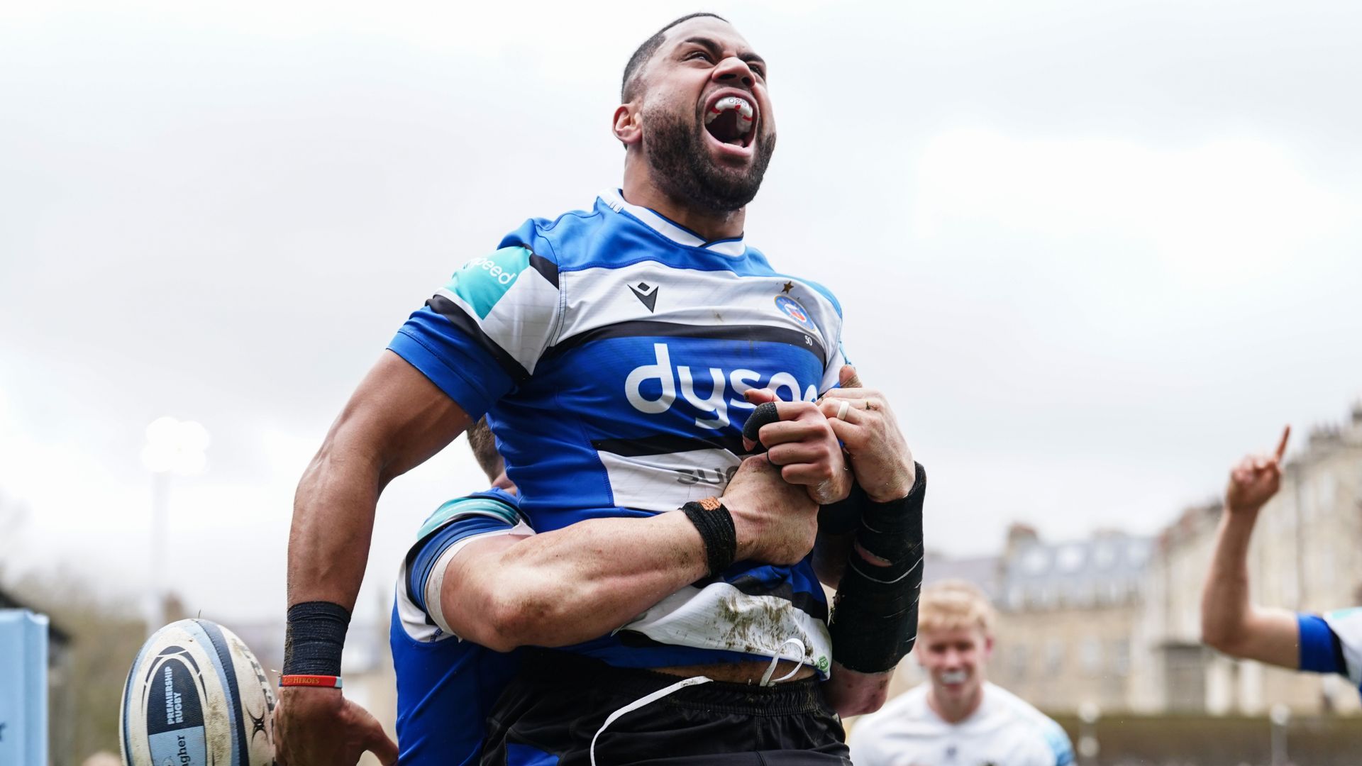 Bath's first win of year dents Exeter's play-off hopes