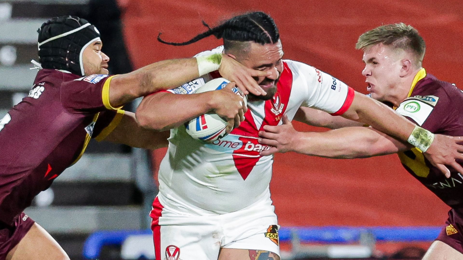 Saints hold off Giants in gripping contest