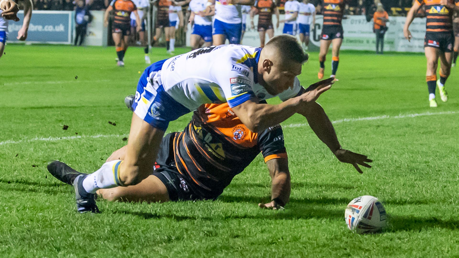 Friday's Super League: Wolves stay unbeaten | Robins rout Trinity