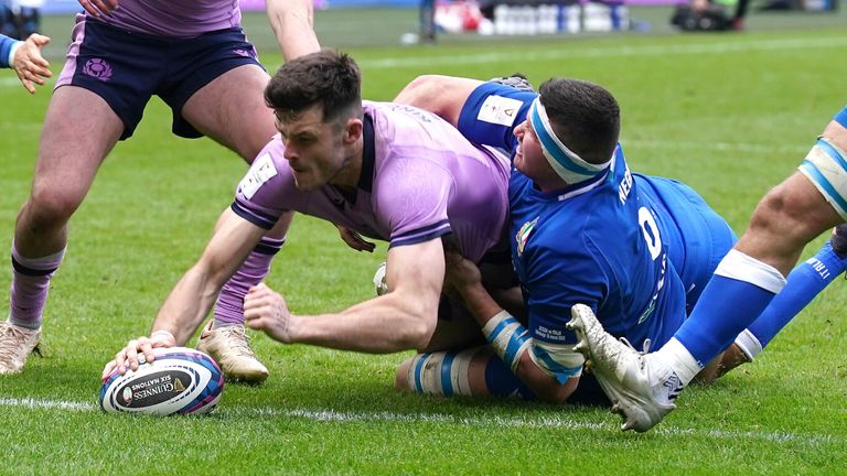 Kinghorn registered his second try early in the second half, as the hosts took control 