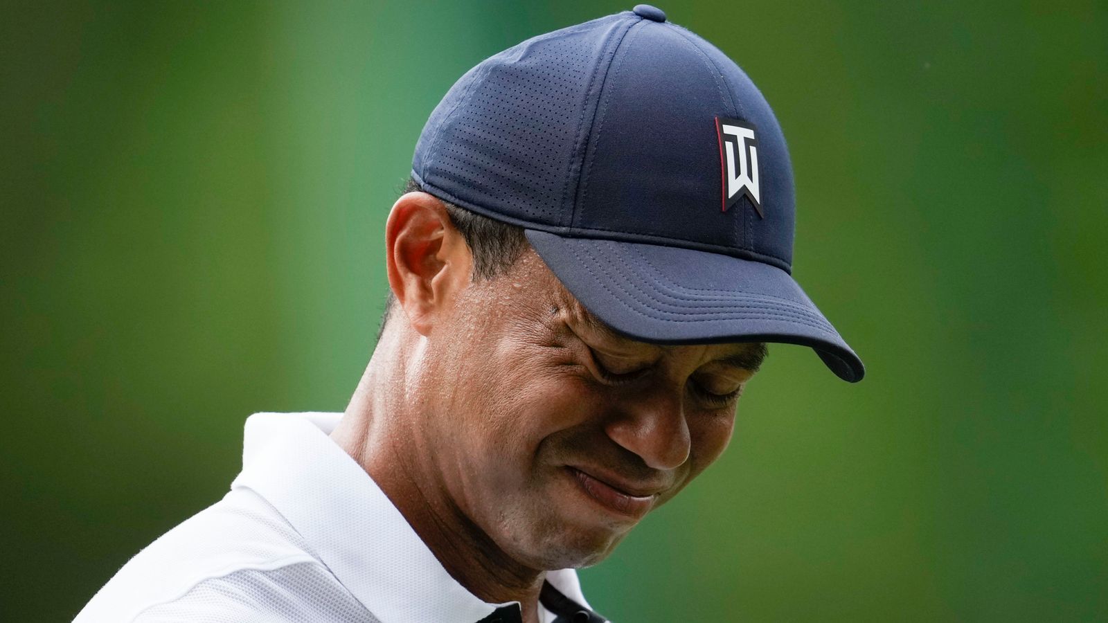 The Masters Tiger Woods battling to make cut after frustrating first