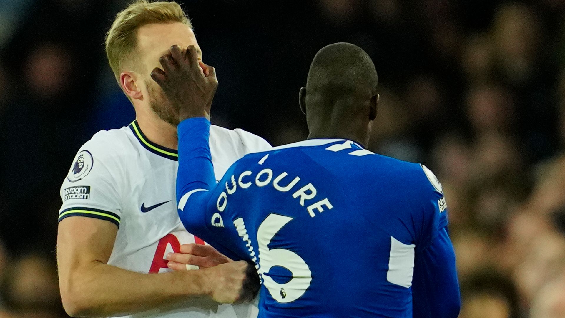 Dyche: I thought Kane snapped his eyelash | Stellini: Criticism 'strange'