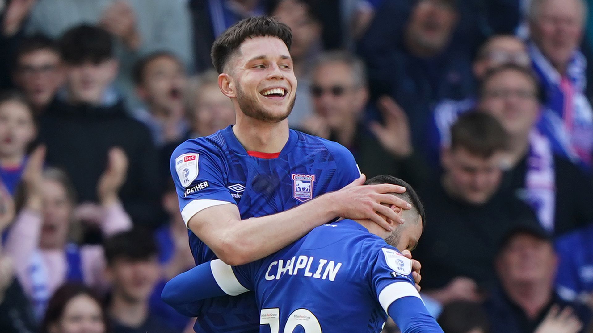 Ipswich thump Exeter to seal promotion to Championship