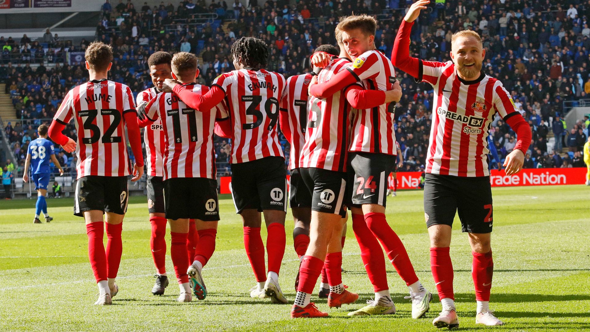 Sunderland beat Cardiff to boost play-off hopes