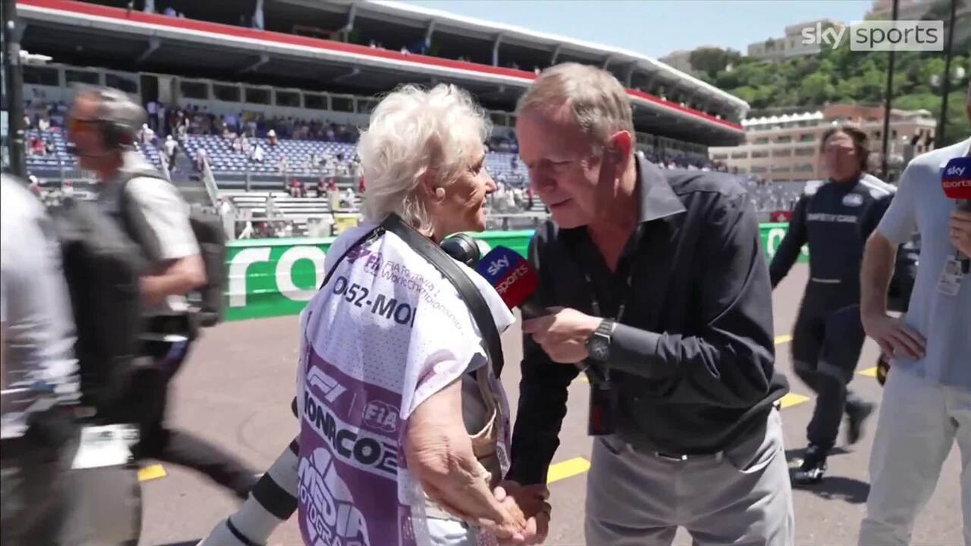 I need your card! | Brundle s brilliant interaction with 89-year-old photographer