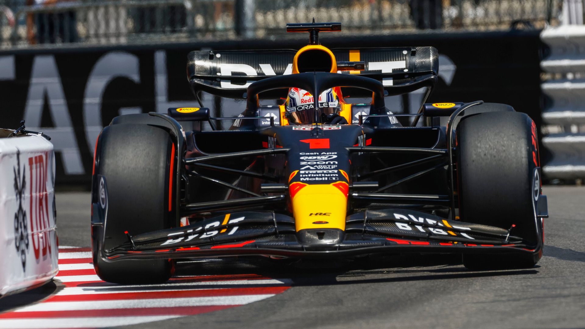 Horner: One of Verstappen s best laps ever | Max: I risked everything