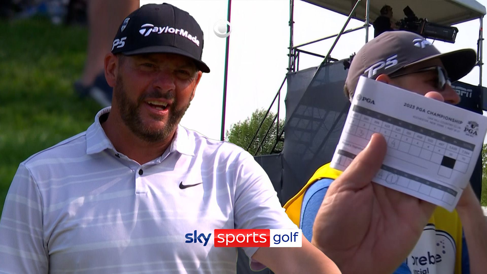 'Rory, did that go in?!' | Block makes incredible slam dunk ace!