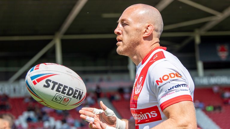 St Helens' James Roby made a record-breaking 532nd appearance for the club in their Super League win vs Salford