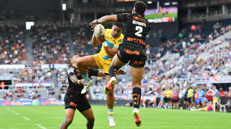 Leeds and Castleford clashed at Magic Weekend in 2022