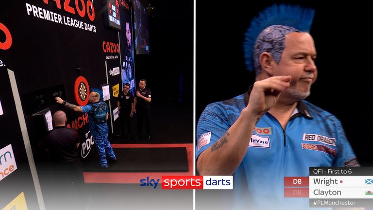 Peter Wright was unhappy with the movement of the camera but still manage to take out this 86 before telling the crowd what he thought! 