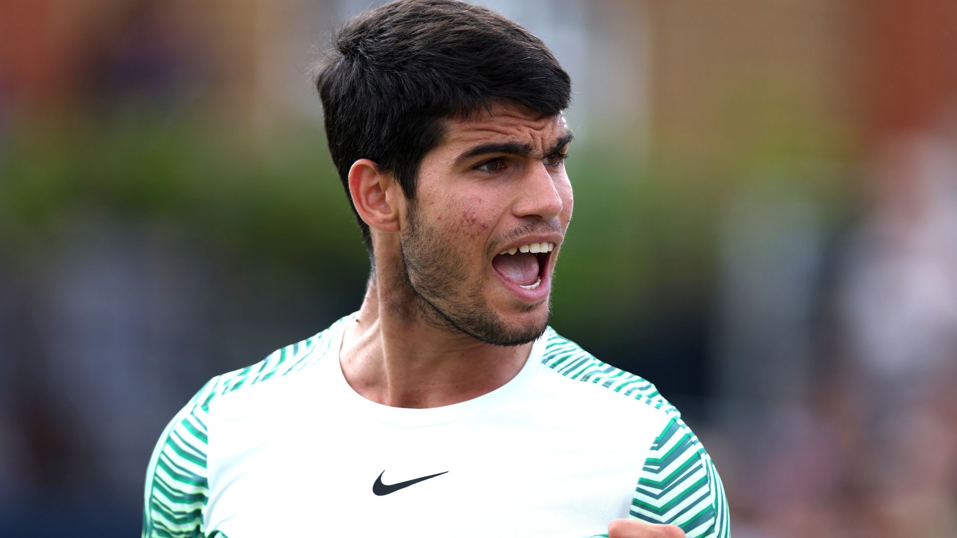Alcaraz reaches Queen's final to close in on reclaiming top ranking