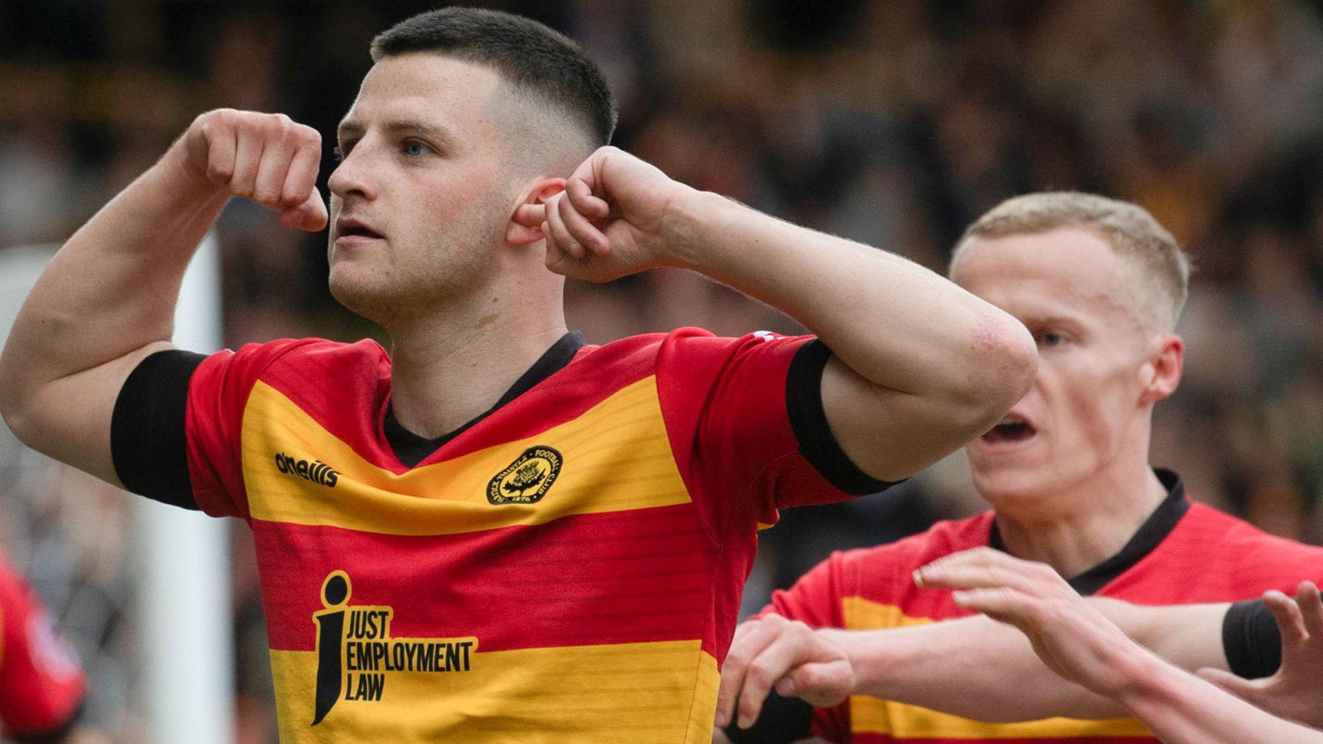 Partick take play-off lead against 10-player Ross County