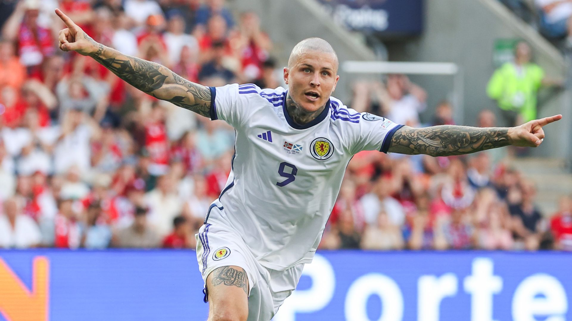 Scotland produce stunning late comeback to beat Norway and stay perfect