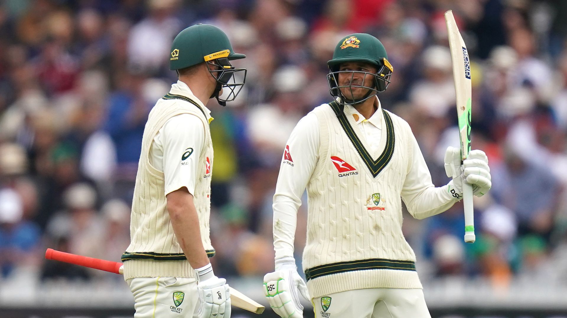 Khawaja shines in the gloom as Australia build lead over England