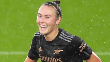 Foord signs new Arsenal Women contract