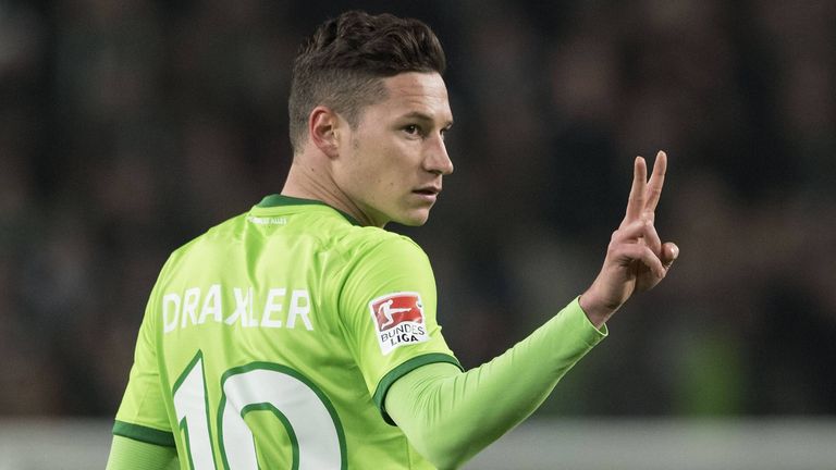 VFL WOLFSBURG: Julian Draxler, für 43 Millionen Euro vom FC Schalke 04 in der Saison 2015/16 gekommen. Nach 45 Pflichtspielen für die Wölfe war nach anderthalb Saisons schon wieder Schluss. Draxler schloss sich im Januar 2017 Paris Saint-Germain an.