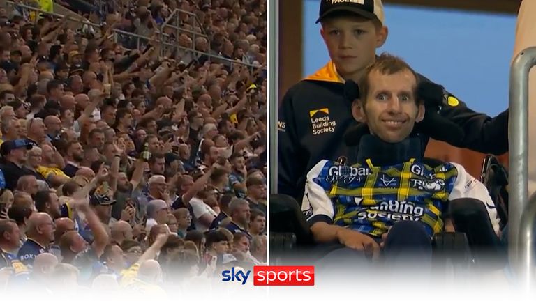 Leeds fans showed their appreciation for Rob Burrow during the Rhinos' victory over Huddersfield Giants. 