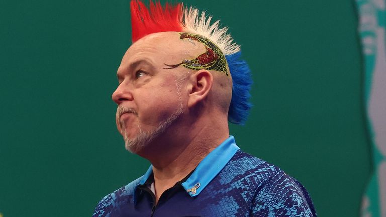 Peter Wright's frustration shows at the US Darts Masters