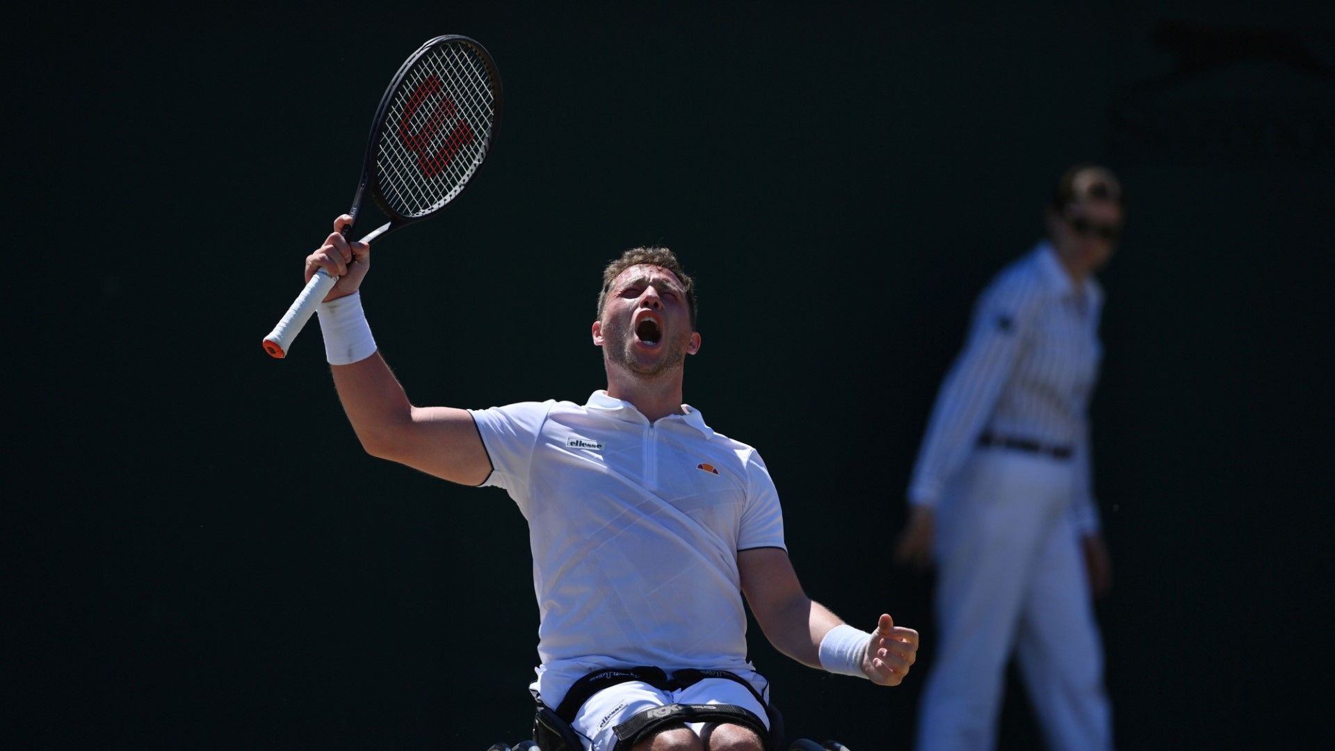 Hewett starts well in quest for missing Wimbledon title