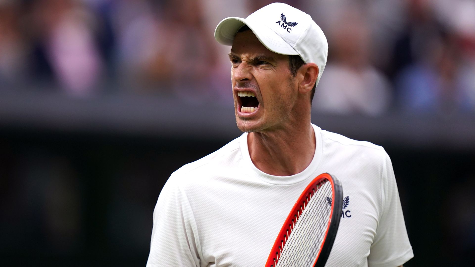Murray one set away from third round | Tsitsipas clash to resume on Friday