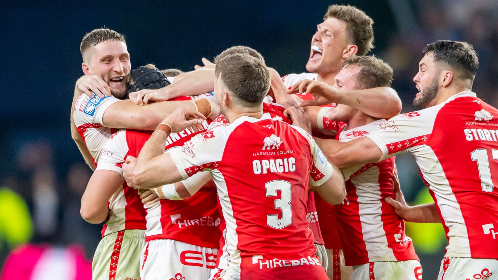 Robins new boy Schneider the golden-point hero | Giants rout Trinity