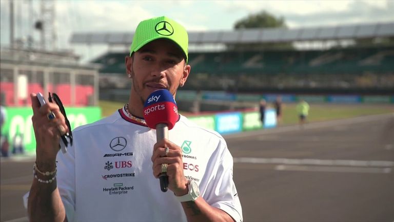 Pembalap Mercedes Lewis Hamilton tidak menghapus karirnya di Formula 1 'setidaknya' untuk lima tahun ke depan