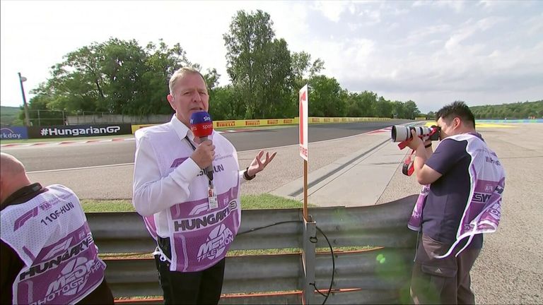 Martin Brundle antaa meille ratanäkymän siitä, kuinka autot etenevät Hungaroringin neljännessä käännöksessä