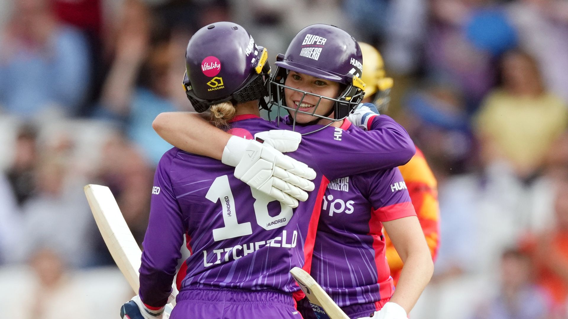 Davidson-Richards leads Superchargers women to win | Men's game abandoned