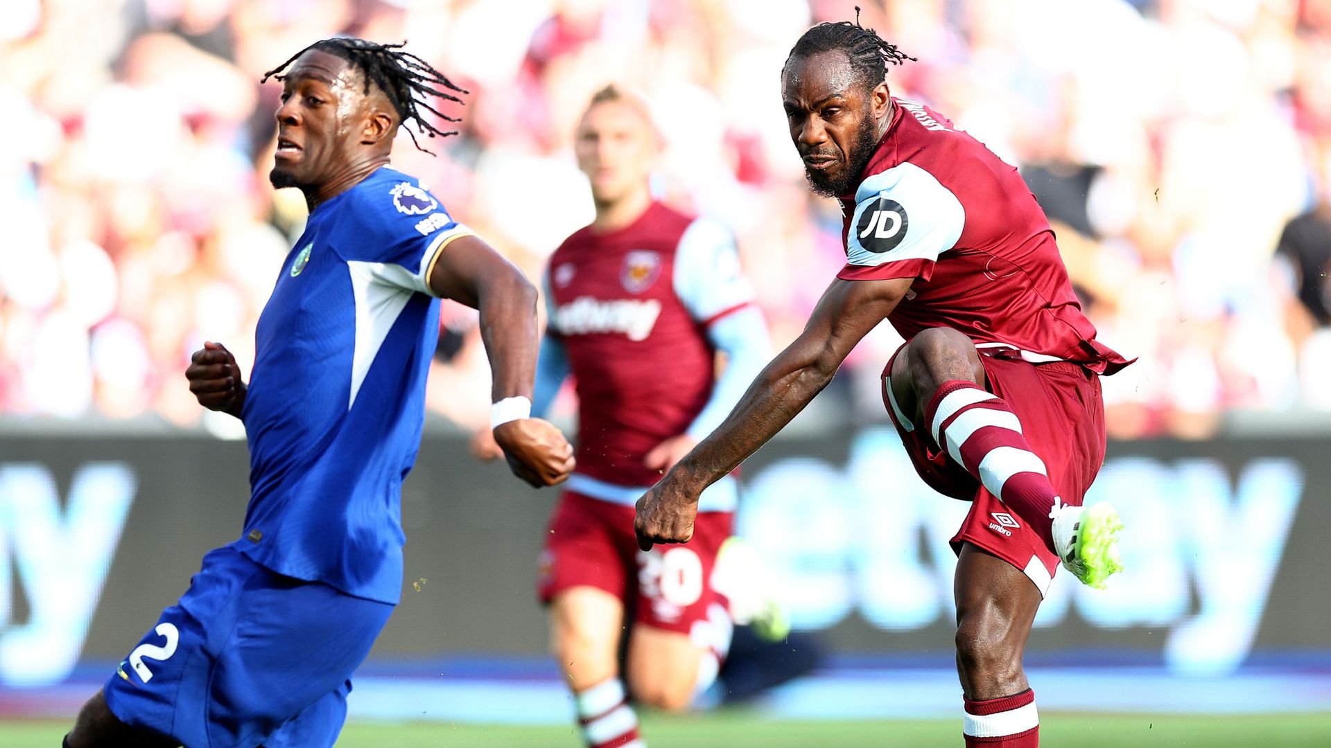 West Ham stun Chelsea to leave Poch waiting for first win