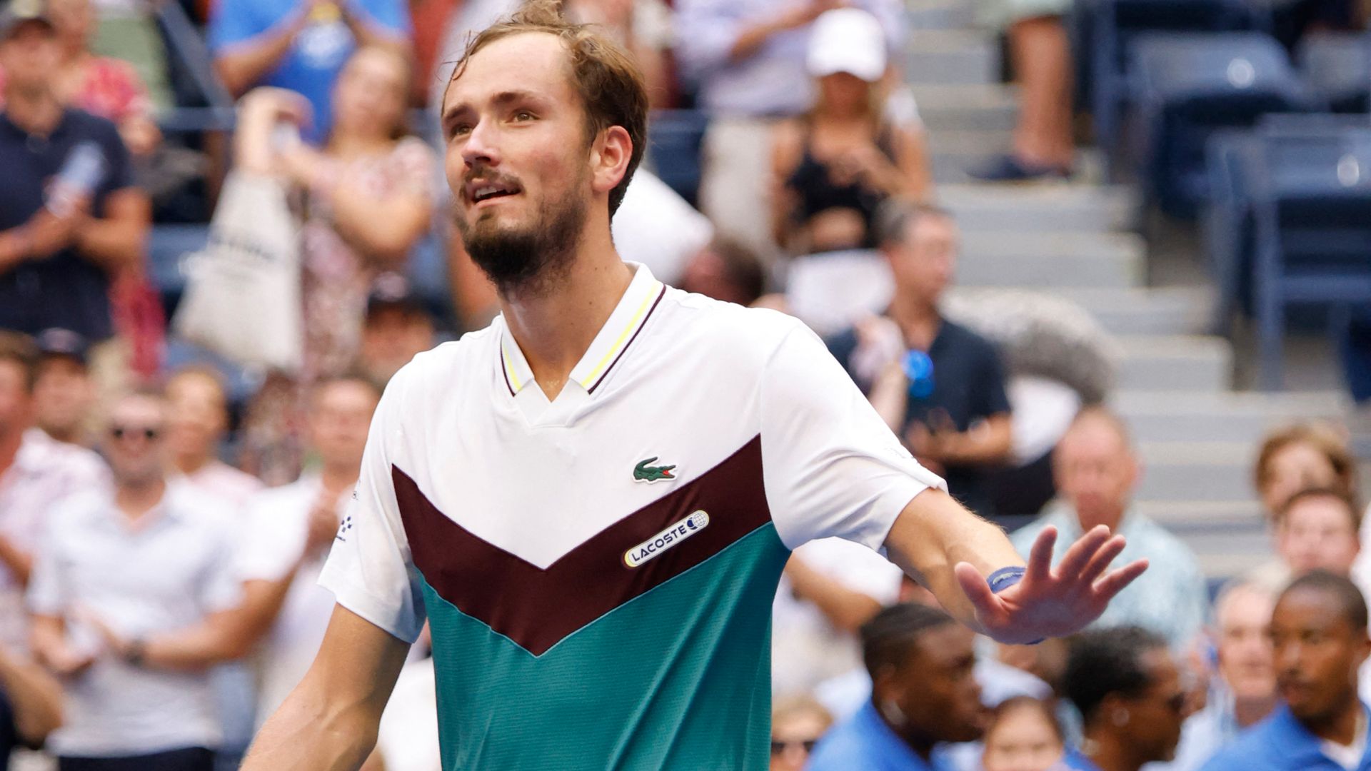 Medvedev overcomes 'brutal' conditions to reach US Open semi-finals