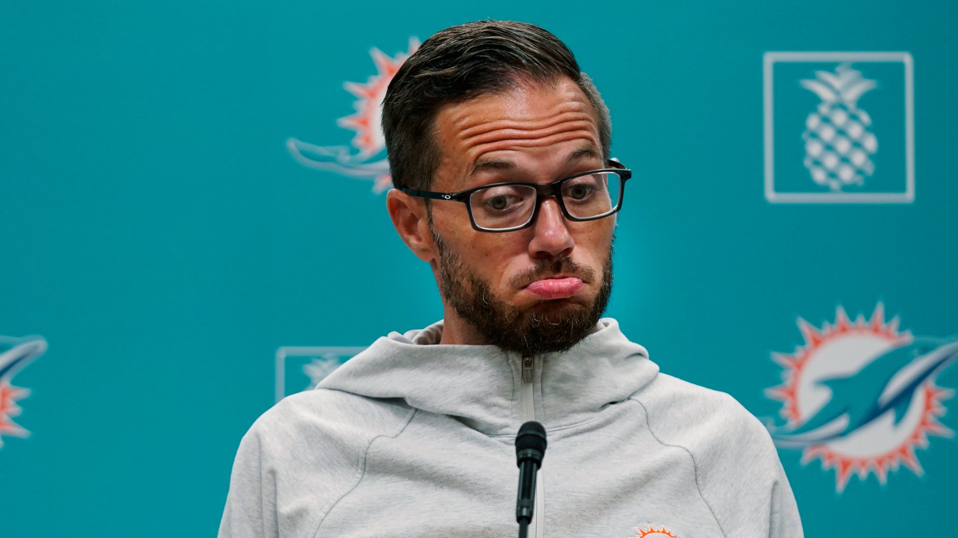 Dolphins coach McDaniel: 'I knew I didn't look the part'