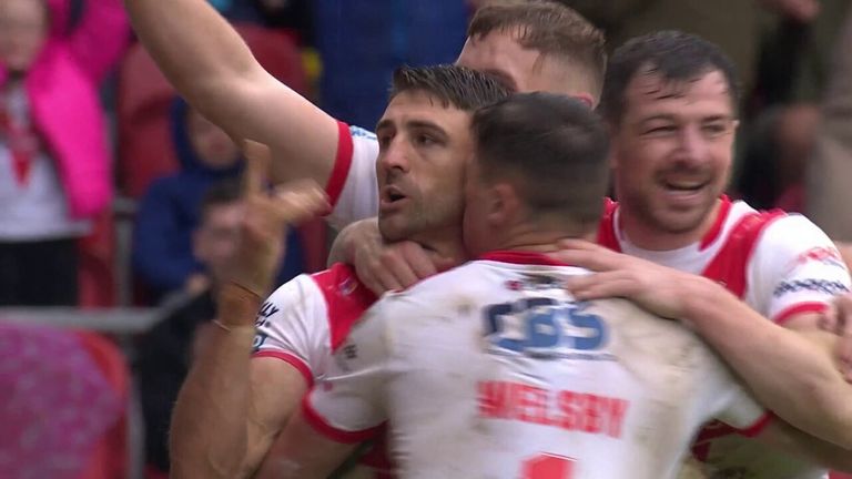 Tommy Makinson's try puts St Helens back into the lead against Warrington.