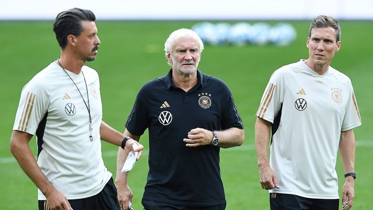Wen schickt das Trainergespann gegen Frankreich ins Rennen?