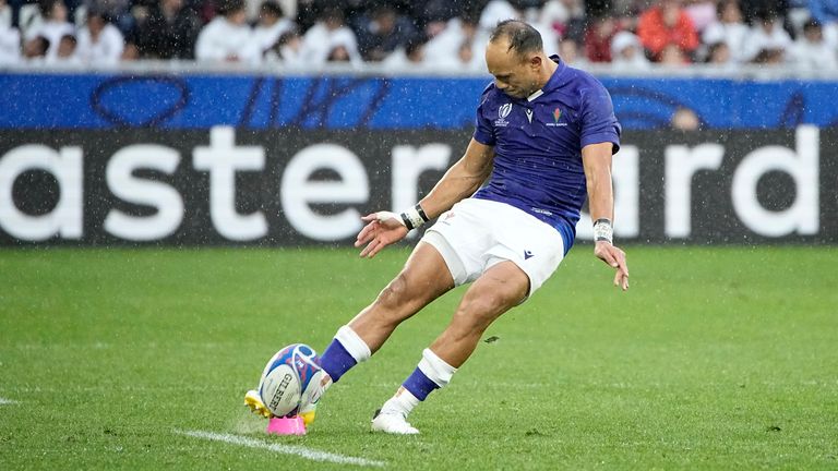 Samoa's Christian Leali'ifano kicked three points, but missed two straightforward penalties in the first half, and turned down another