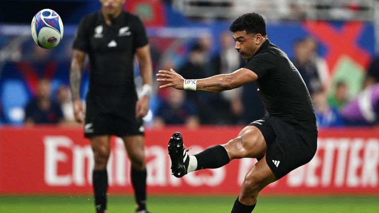 Richie Mo'unga kicked New Zealand back into a first half lead via a penalty 