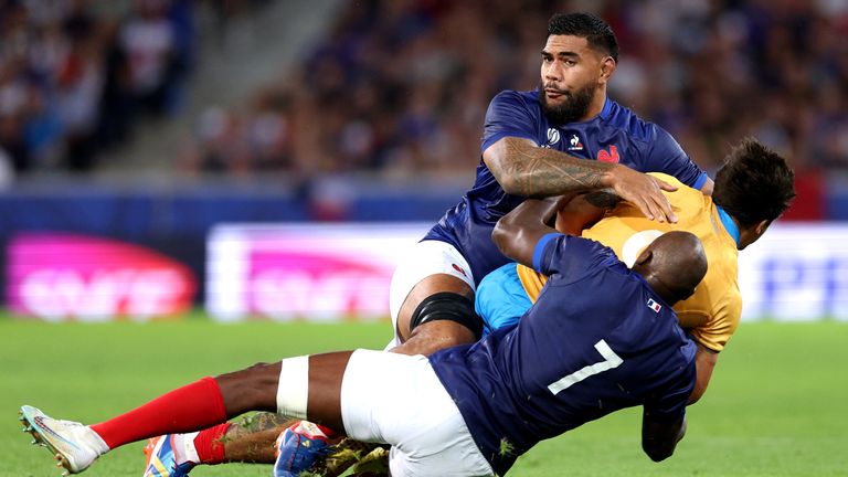 France second row Romain Taofif&#233;nua was sin-binned in the first half for a tackle to the head of Santiago Arata, while not wrapping his arm