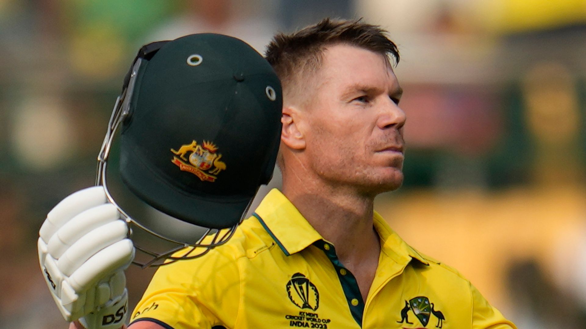 Warner's ton sets up Australia victory over Pakistan