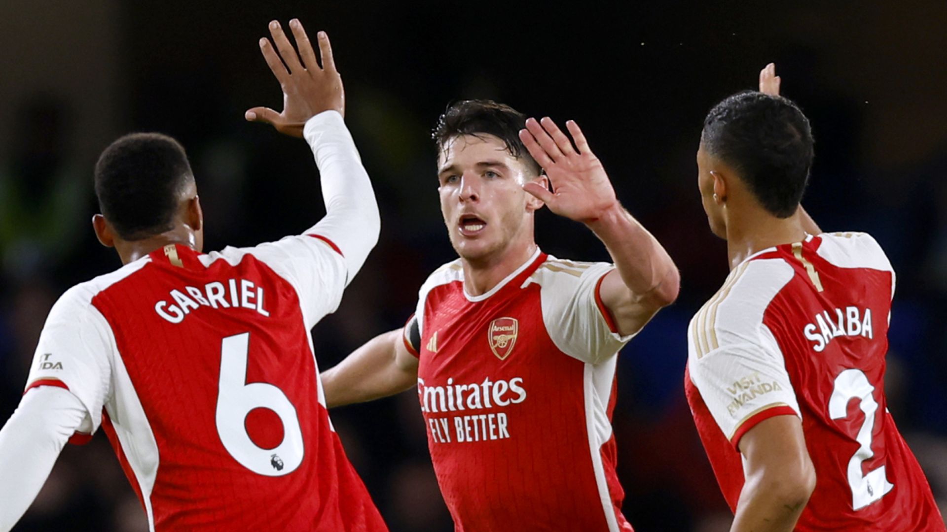 Arsenal fight back to stay unbeaten with draw at Chelsea
