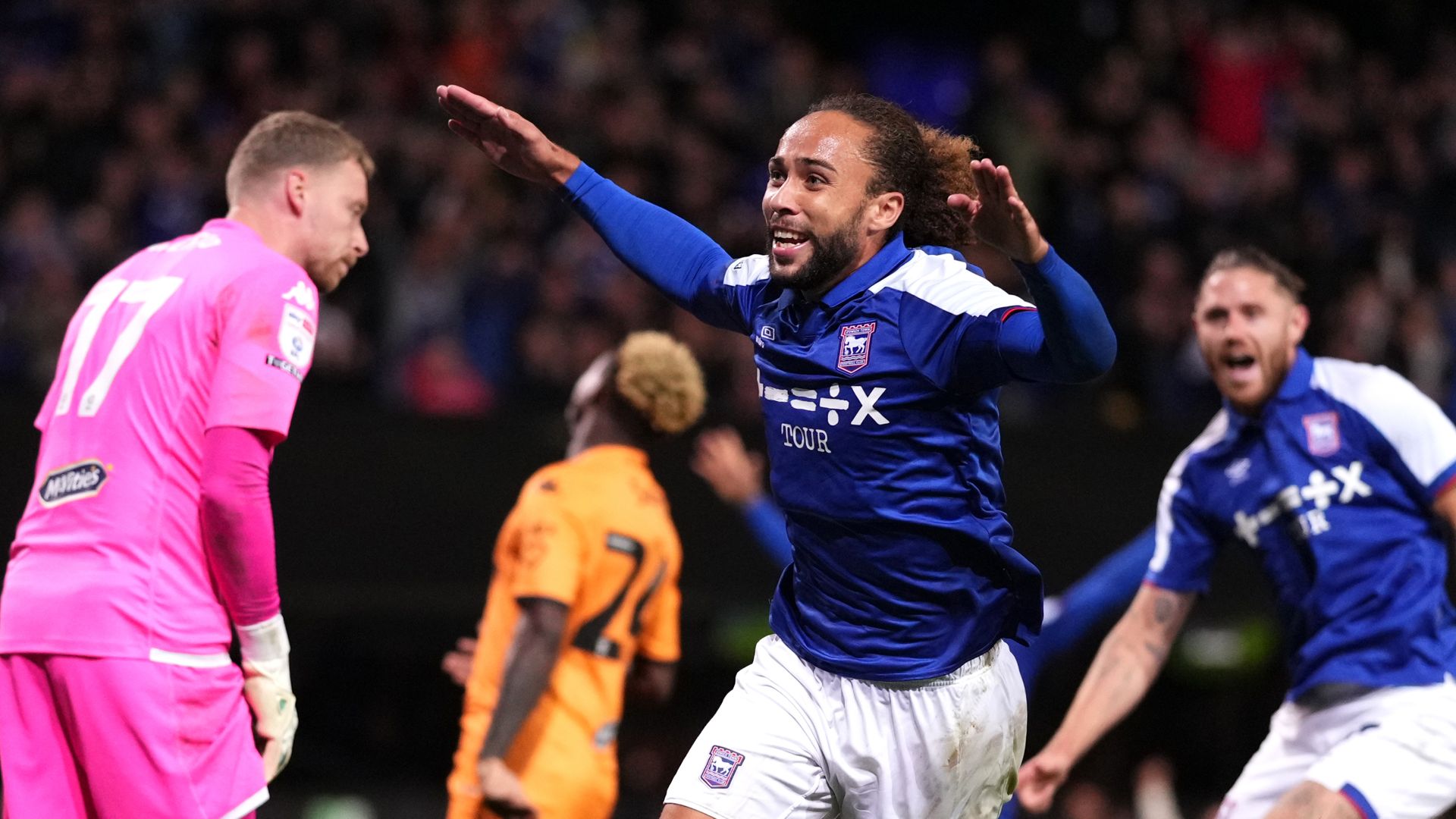 EFL goals, round-up: Ipswich on top | Southampton, WBA win