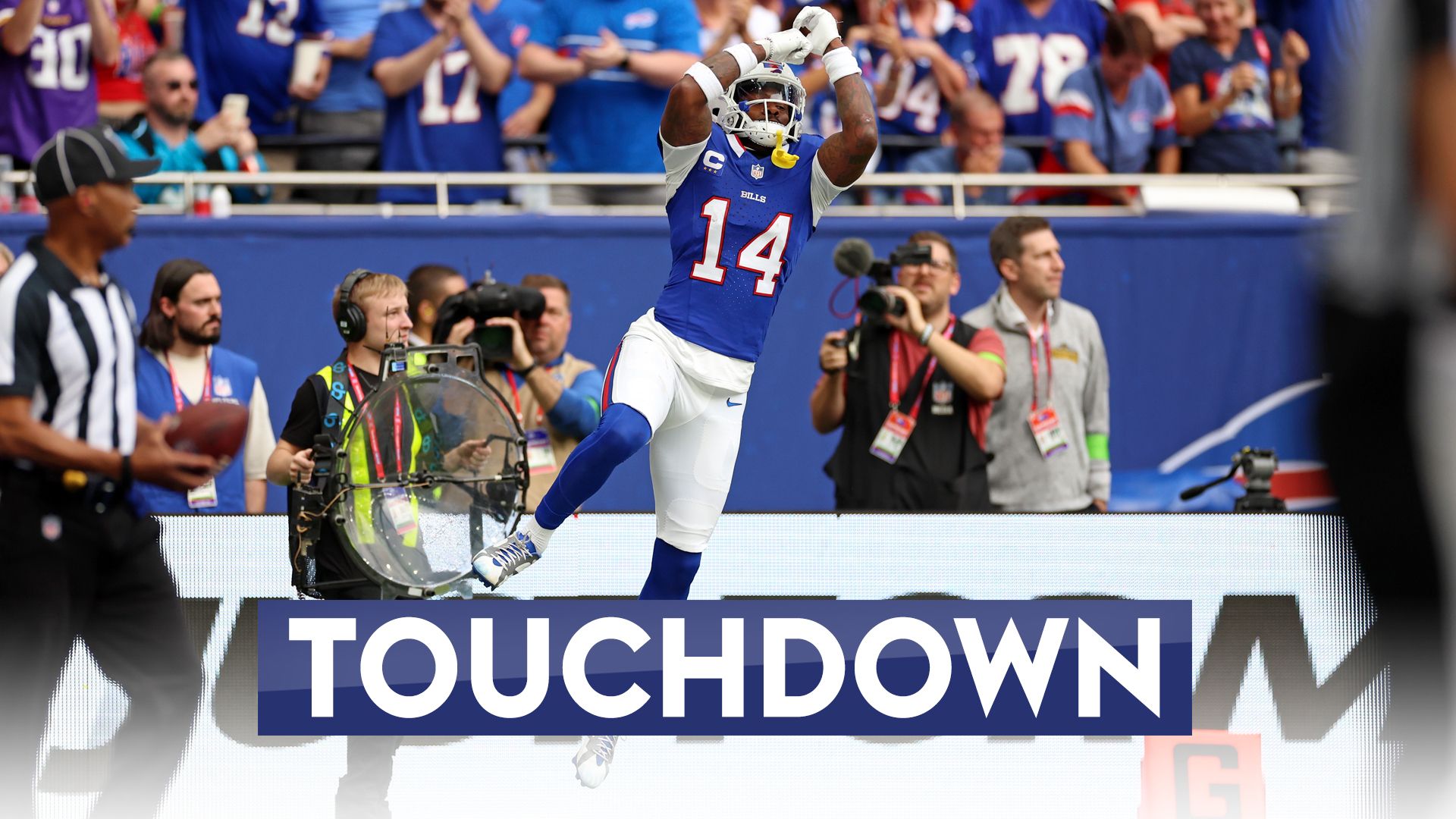 Diggs performs Ronaldo SIU celebration after TD in London