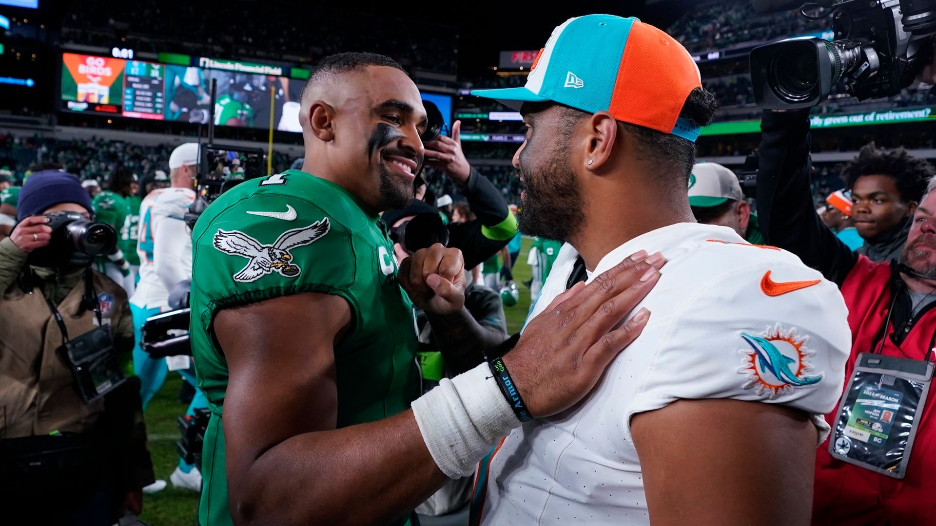 Hurts shrugs off pick-six to lead Eagles to win over Dolphins