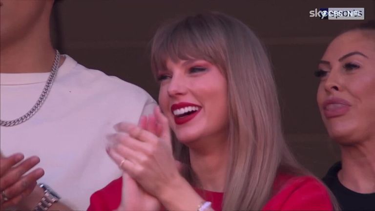 Watch as Taylor Swift cheers Travis Kelce onto the field ahead of the Chiefs' game with the Chargers. 