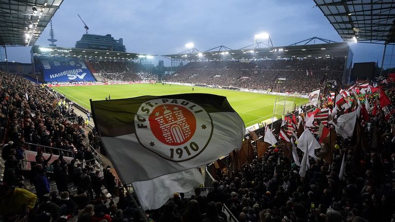Das Hamburger Millerntor-Stadion wird am 13. Spieltag erneut Schauplatz des Hamburger Stadtderbys.
