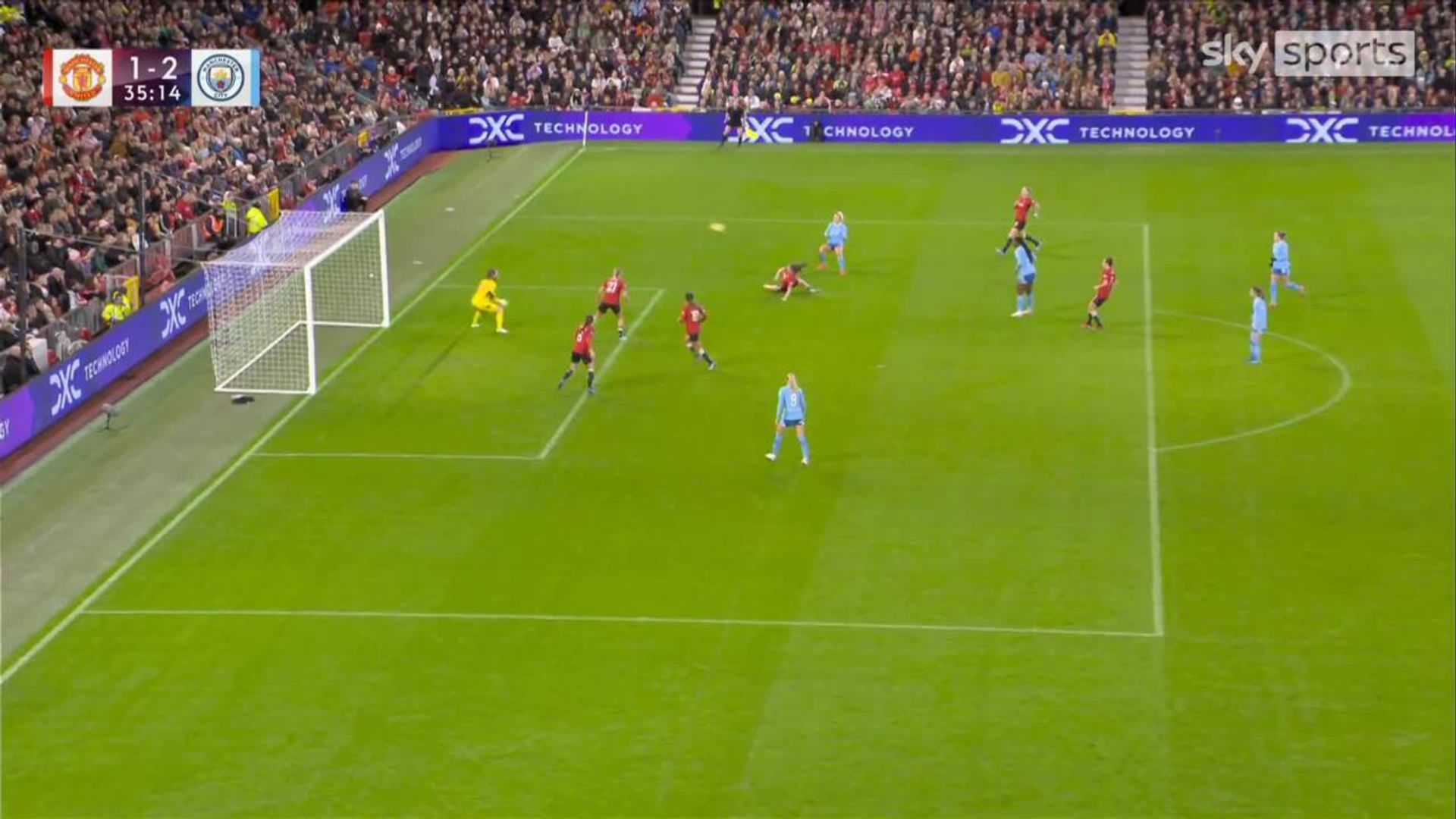 'What a goal!' | Hemp punishes Utd error with stunner!