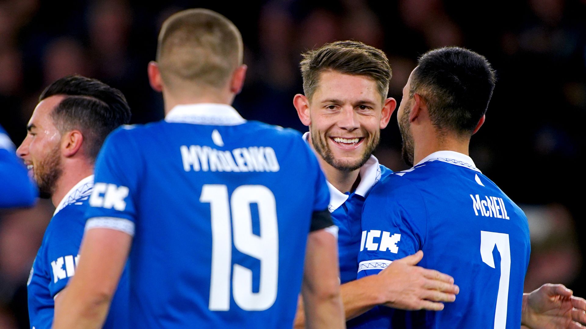 Everton breeze past Burnley to reach Carabao Cup quarters